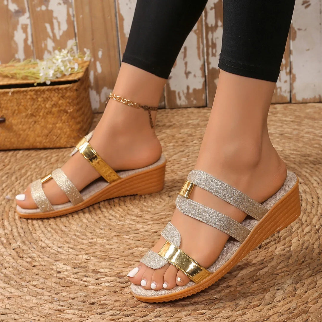 Oríana Vacation Wedge Sandals